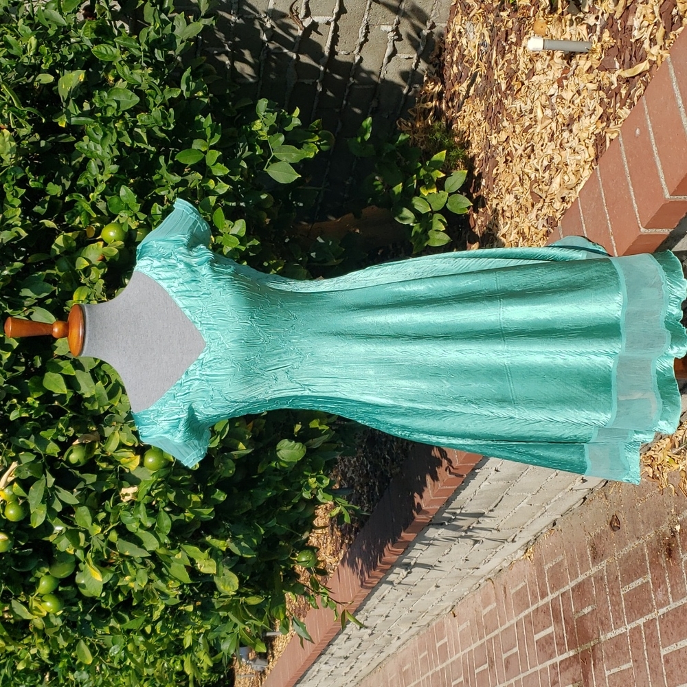 Stretchy Komarov Dress, size small